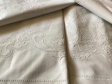 Lenzuolo ricamato vintage nuovo