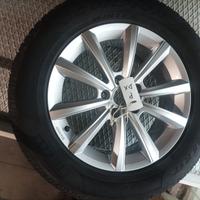 Quattro gomme da neve 215/65/r17 Pirelli + cerchi