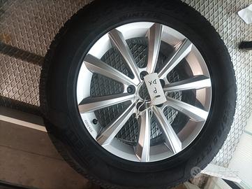 Quattro gomme da neve 215/65/r17 Pirelli + cerchi