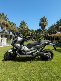 X-ADV 750 cc