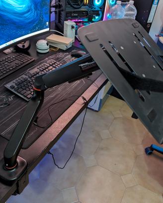 Supporto con Braccio per PC e monitor