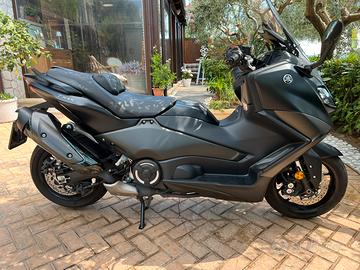 Yamaha T-max 560