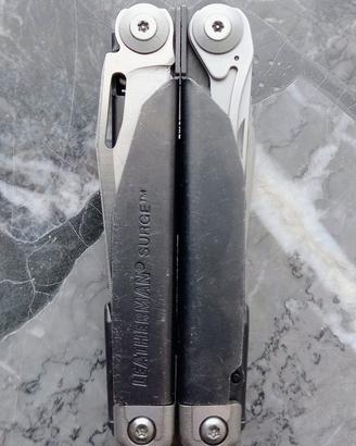 Pinza multiuso Leatherman Surge 