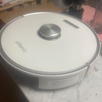 Robot aspirapolvere e lavapavimenti