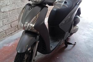 Honda Sh 150i ABS 1500 euro