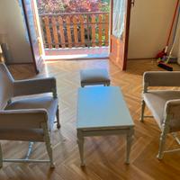 Set tavolino e sedie da soggiorno
