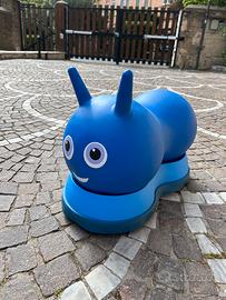 Gioco cavalcabile bimbo