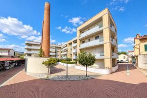 3 LOCALI A CAMPI BISENZIO
