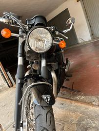 Triumph bonneville t100