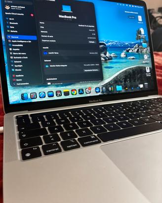 MacBook Pro 13” (2022) Apple M2 8GB