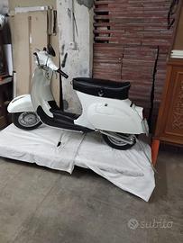 Vespa primavera 125