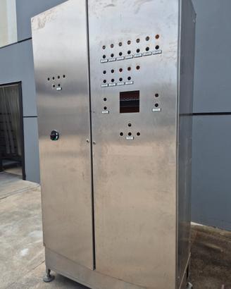 Armadio elettrico in acciaio
