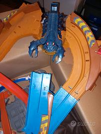 Hot Wheels pista dello scorpione + automobiline