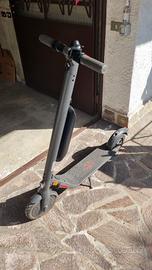monopattino elettrico ninebot 