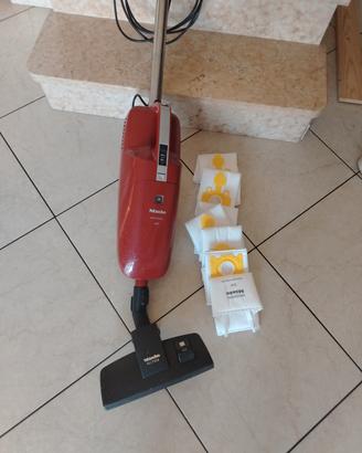 aspirapolvere miele con sacchetti