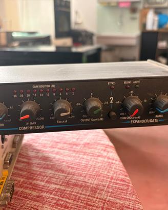 COMPRESSORE AUDIO COMPRESSOR GATE 266 DBX PROJECT1