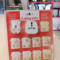 Adattatore universale da viaggio