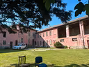 castelletto-merli-ampio-edificio-cortile-terreno
