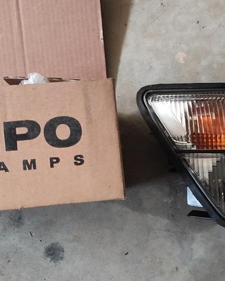 Freccia + luce posizione DX Nissan patroL GR nuova