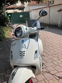 Vespa gts 300