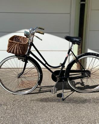 Bicicletta Bianchi vintage con freni a bacchetta