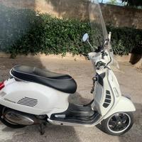 Vespa 300GTS