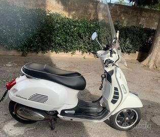 Vespa 300GTS
