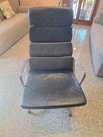 Poltrona Vitra Soft Pad Chair EA 222 Charles Eames