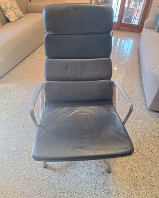 Poltrona Vitra Soft Pad Chair EA 222 Charles Eames