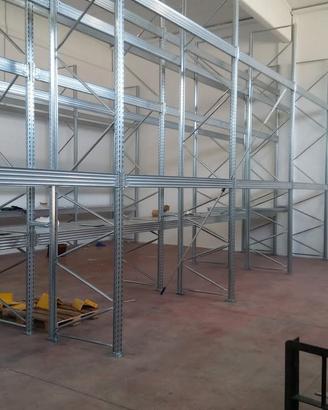 SCAFFALATURE INDUSTRIALI METALSISTEM 