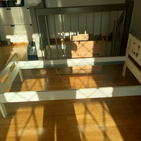 Lettino Ikea con barra e materasso