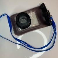 Custodia subacquea per camera compatta