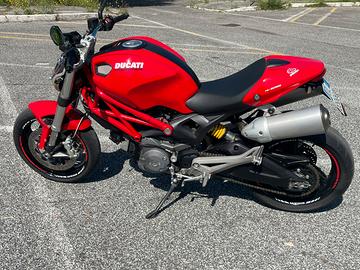 Ducati Monster 696 2009