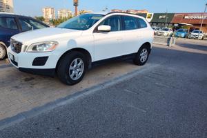 VOLVO XC60 2.4D