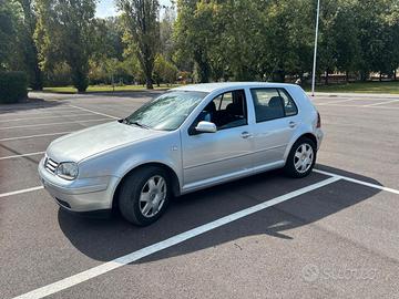 GOLF 4 1.6 Benzina anno 2000 