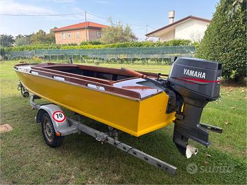 Barca con carrello e motore, completa di tiemo