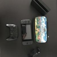 Nintendo Switch con Pro Controller e custodia