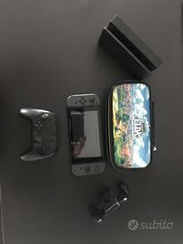 Nintendo Switch con Pro Controller e custodia
