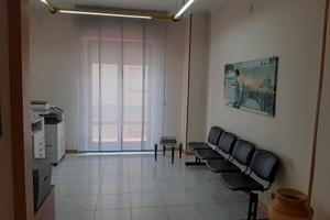 Ufficio arredato