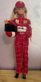 Barbie scuderia Ferrari .Dell’anno 2000.