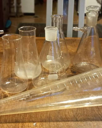 Ampolle da laboratorio in vetro