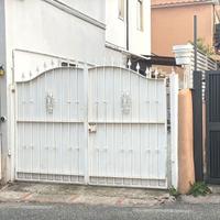 cancello a due ante in ferro