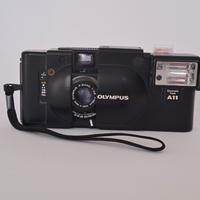 Fotocamera Olympus XA + flash A11 funzionante