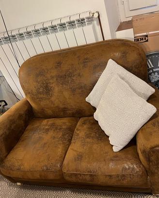 2 Divani in Pelle Scamosciata