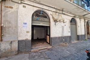 Via Stefano Brun -Locali commerciali frontestrada