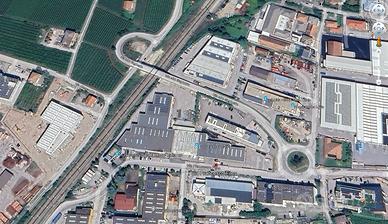 Lavis, capannone con cortile pertinenziale