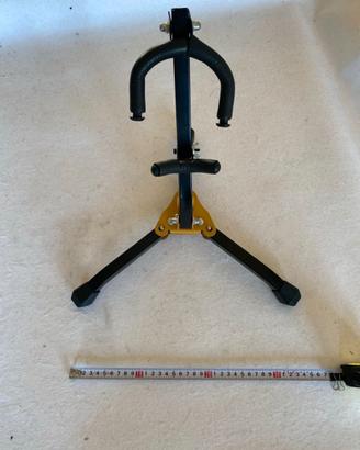 supporto per saxofono