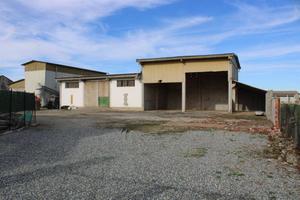 Immobile di 660 m² a Desana