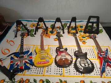 mini chitarra in legno 