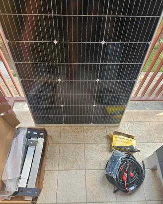 Pannelli fotovoltaici Dokio  + regolatore + staffe
